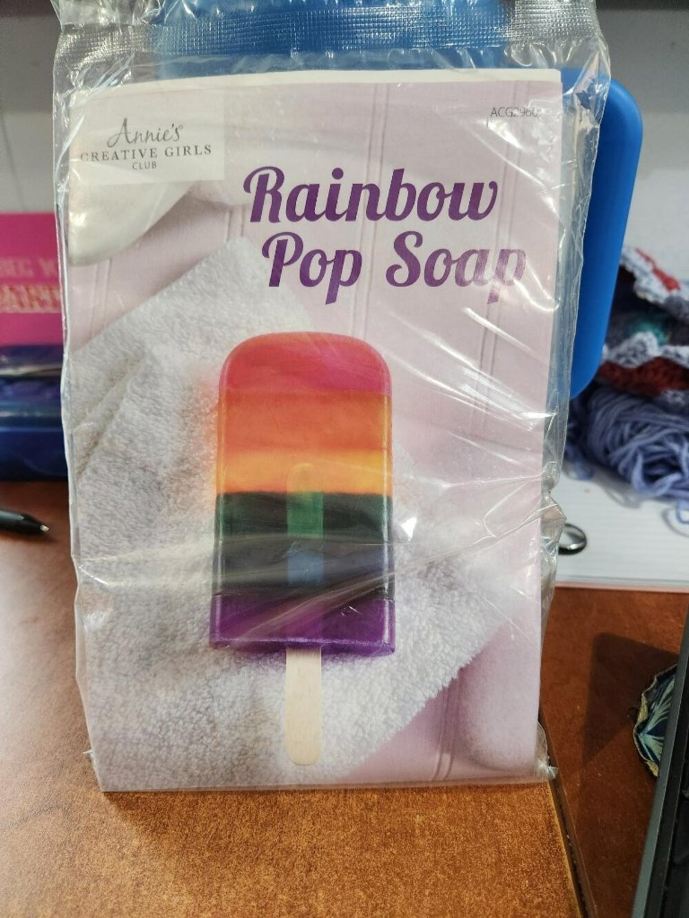 New Sealed Annie's Creative Girls Club Rainbow Pop Soap Making Craft Kit
